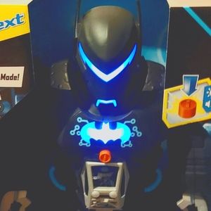 NEW BATMAN ROBOT+CAR GIANT TRANSFORMES +100 SOUNDS LIGHTS NEW IN BOX